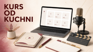 Laptop, mikrofon, zeszyt ćwiczeń i kalendarz na jasnym tle